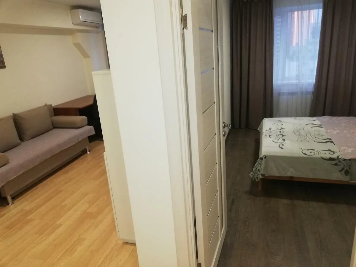 Smart House Hotel Kiev 0*,